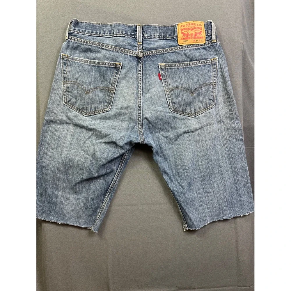 Levi's 505 Regular Fit Cut Off Denim Shorts Men's 34 Blue Medium Wash Frayed Hem